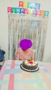 Mi mamá cumplió años y, como buena latina criada en la cultura del apego familiar, ayer, mientras estábamos en videollamada, fue imposible no recordar el vínculo tan profundo que he tenido con ella.