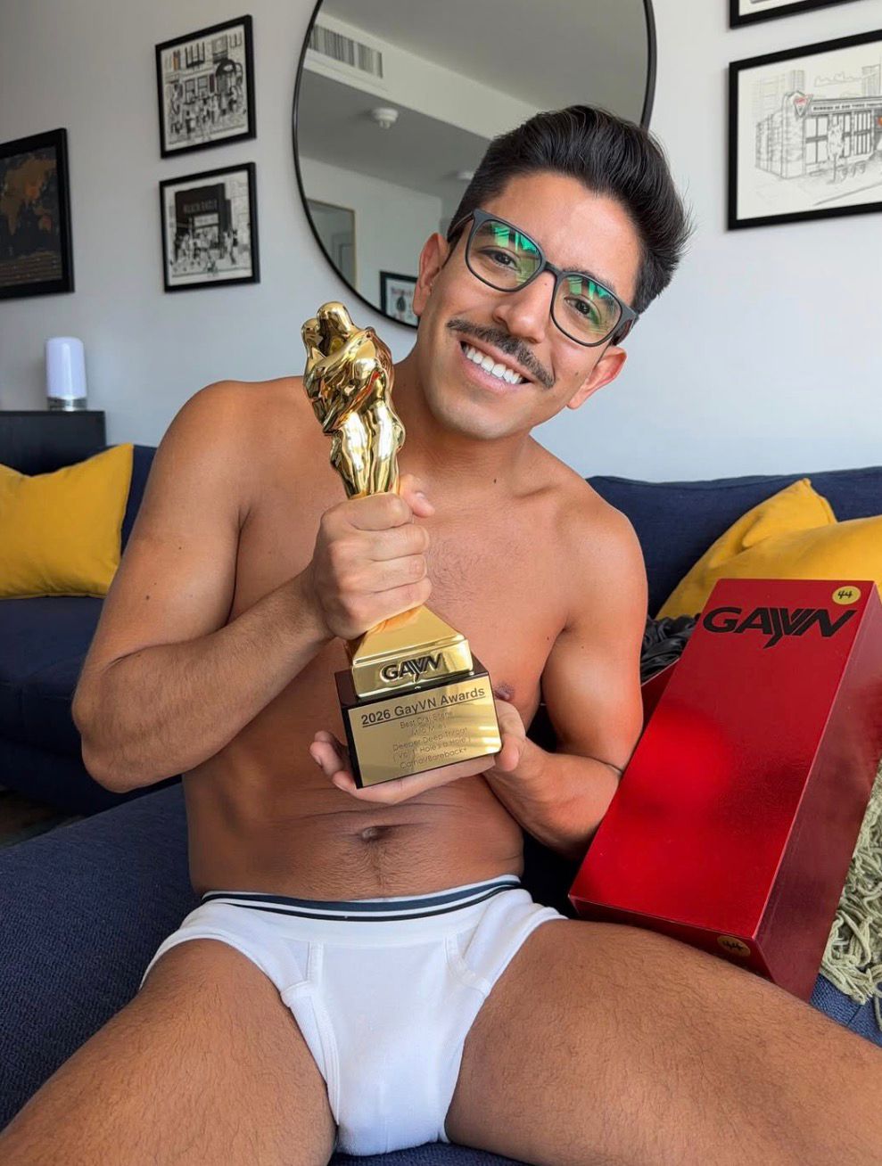 Milo Miles el creador de contenido  denuncia interrogatorio homofóbico y veto de 10 años en la frontera de EE. UU.